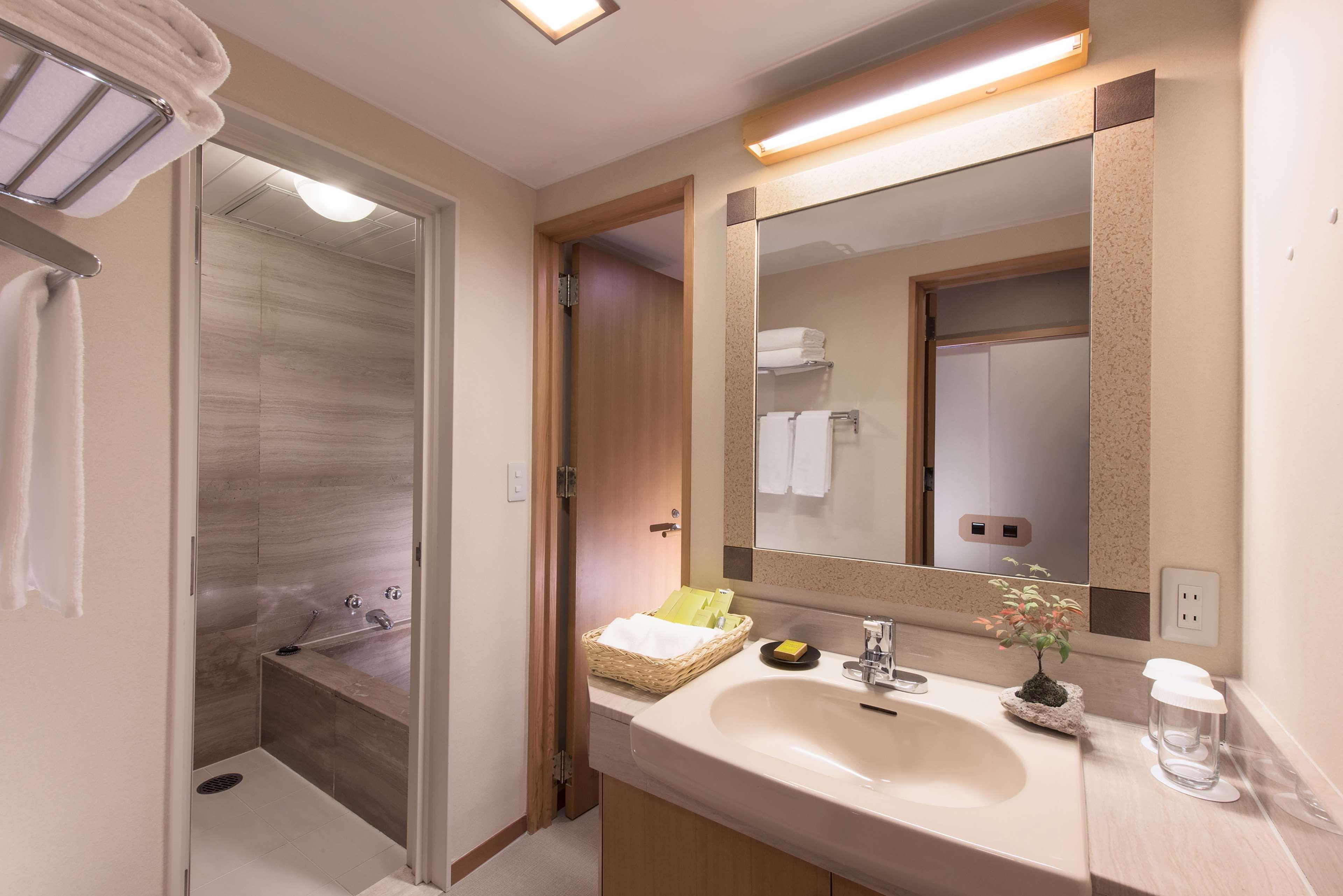 Doubletree By Hilton Naha Shuri Castle Zewnętrze zdjęcie